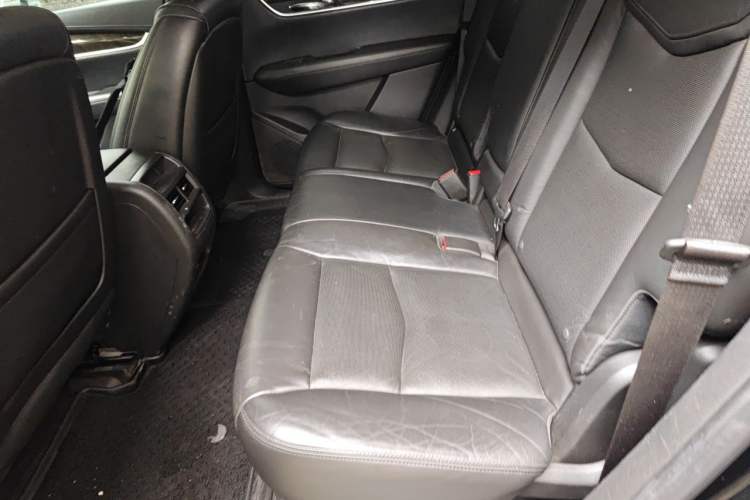 Used Cadillac XT5 2016 28T Four-Wheel Drive Luxury Model Left Rear Seat