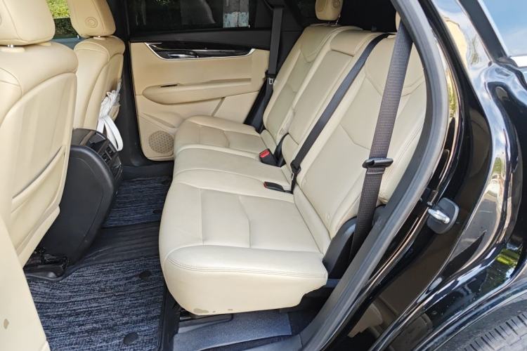 Used Cadillac XT5 2016 28T Four-Wheel Drive Tech Version Left Rear Seat