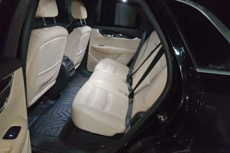 Used Cadillac XT5 2016 28T Four-Wheel Drive Tech Version Left Rear Seat