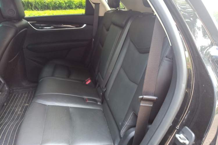 Used Cadillac XT5 2016 25T Luxury Model Left Rear Seat