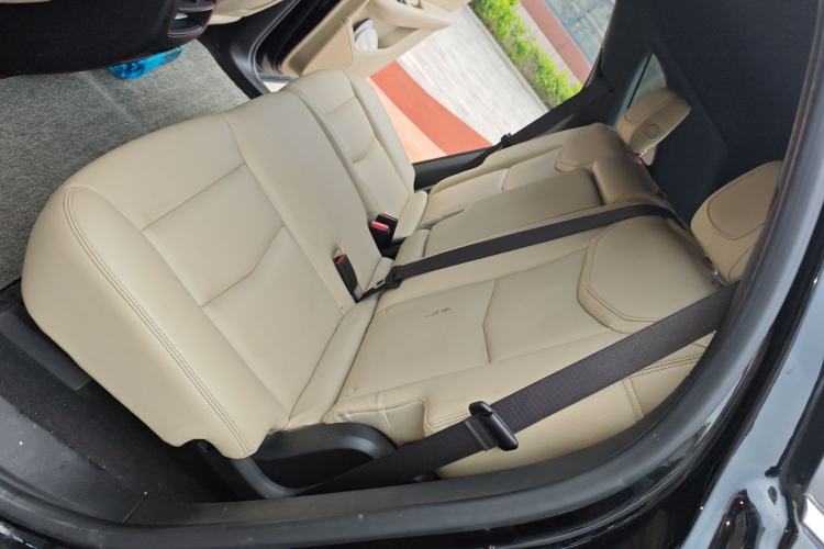 Used Cadillac XT5 2016 25T Tech Edition Left Rear Seat