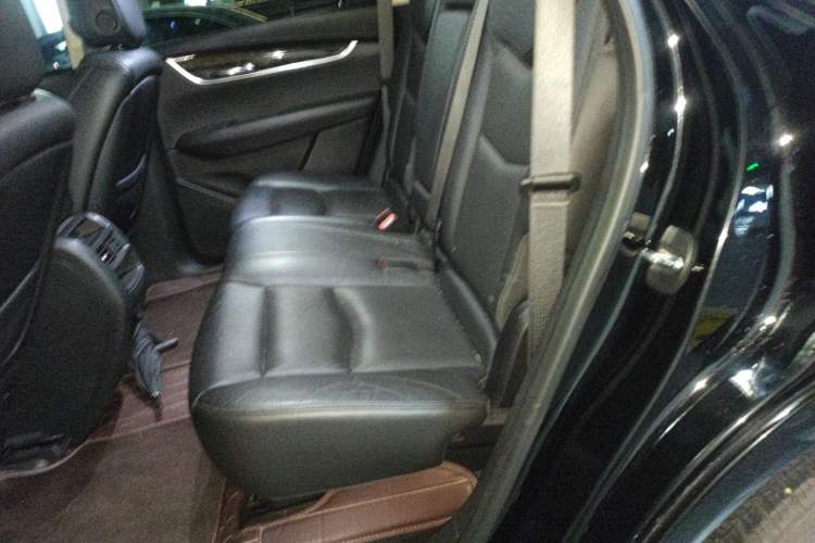Used Cadillac XT5 2016 25T Luxury Model Left Rear Seat