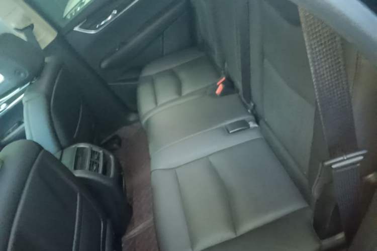 Used Cadillac XT5 2016 25T Luxury Model Left Rear Seat