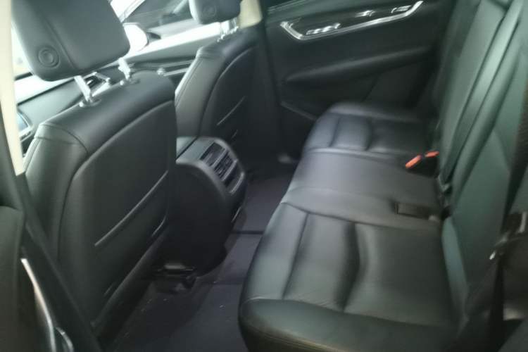 Used Cadillac XT5 2016 25T Luxury Model Left Rear Seat