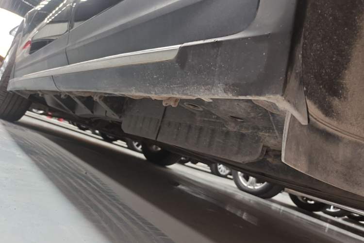 Used Cadillac XT5 2016 25T Tech Edition Left Side Sill