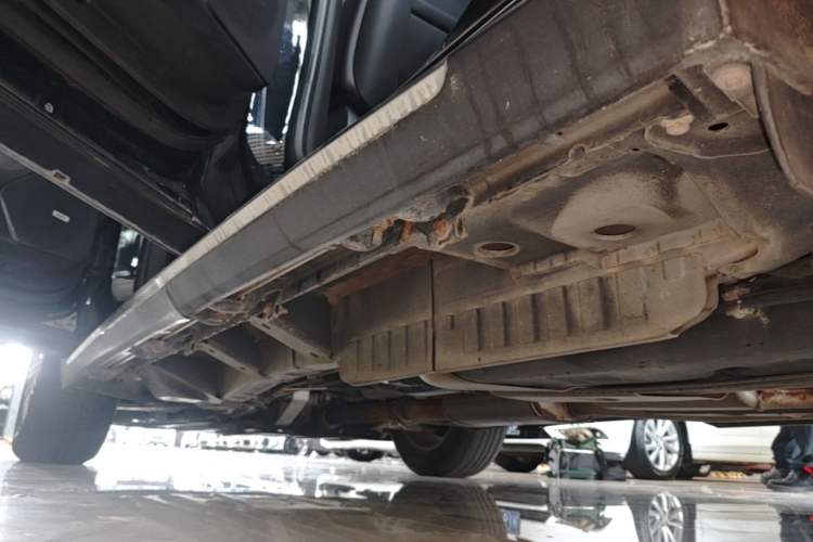 Used Cadillac XT5 2016 25T Luxury Model Left Side Sill