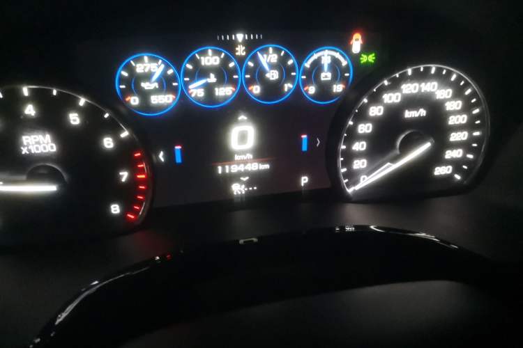 Used Cadillac XT5 2016 28T Four-Wheel-Drive Leading Model Odometer Close Up