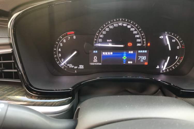 Used Cadillac XT5 2016 25T Luxury Model Odometer Close Up