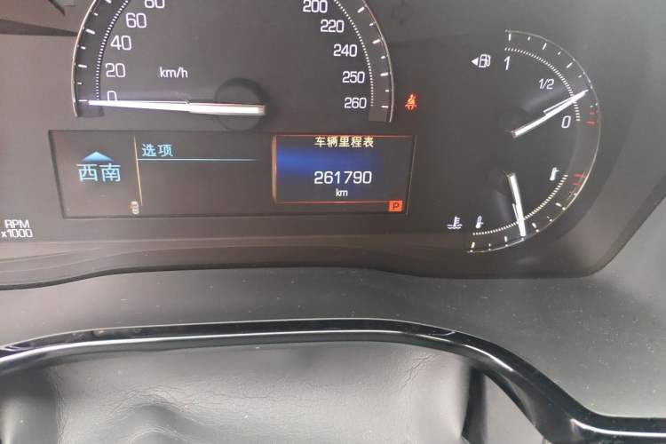 Used Cadillac XT5 2016 25T Luxury Model Odometer Close Up