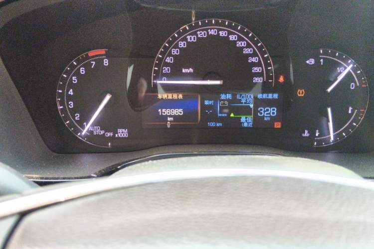 Used Cadillac XT5 2016 28T Four-Wheel Drive Tech Version Odometer Close Up