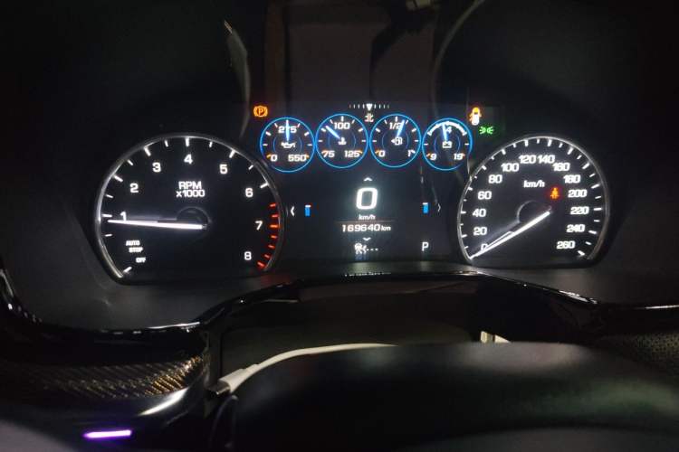 Used Cadillac XT5 2016 28T Four-Wheel-Drive Leading Model Odometer Close Up