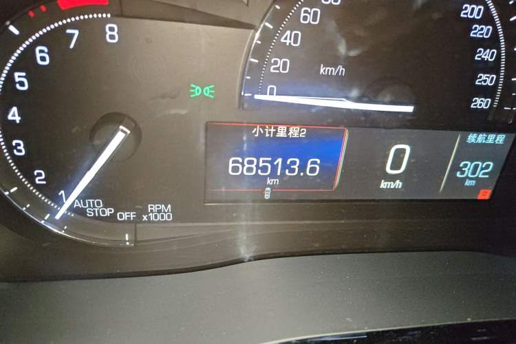 Used Cadillac XT5 2016 28T Four-Wheel Drive Tech Version Odometer Close Up