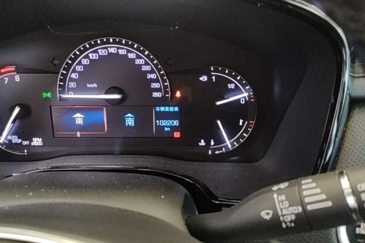 Used Cadillac XT5 2016 28T Four-Wheel Drive Luxury Model Odometer Close Up