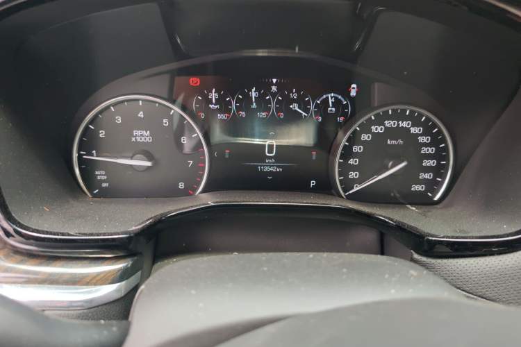 Used Cadillac XT5 2016 25T Luxury Model Odometer Close Up