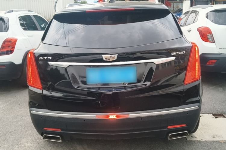 Used Cadillac XT5 2016 25T Luxury Model Rear