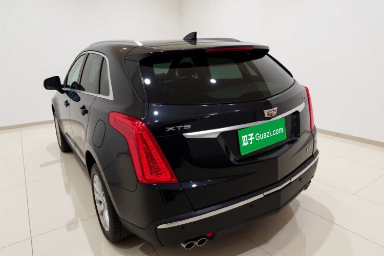 Used Cadillac XT5 2016 25T Luxury Model Rear