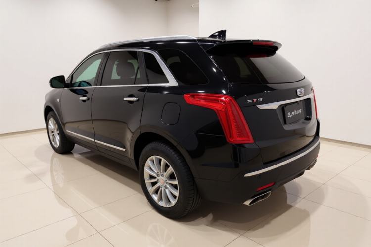 Used Cadillac XT5 2016 25T Luxury Model Rear Left 45 Deg