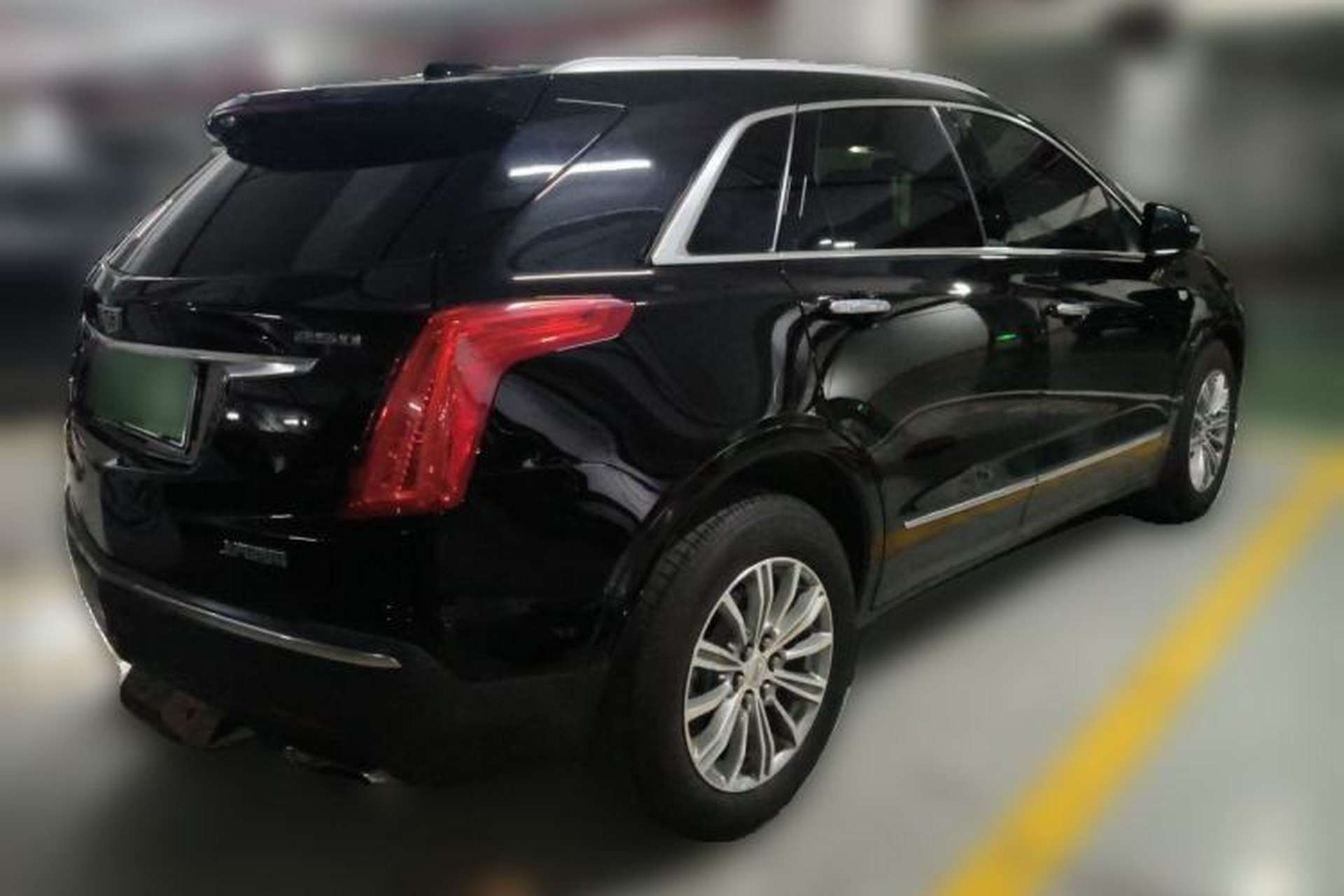 Used Cadillac XT5 2016 25T Luxury Model Rear Right 45 Deg
