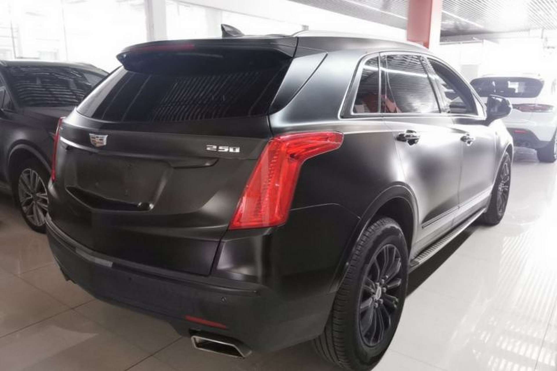 Used Cadillac XT5 2016 25T Luxury Model Rear Right 45 Deg