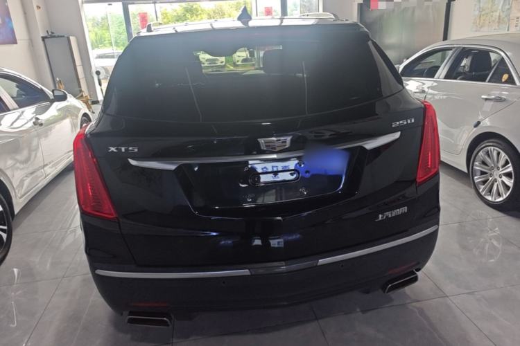 Used Cadillac XT5 2016 25T Luxury Model Rear
