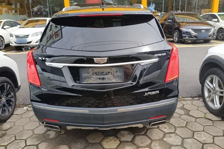 Used Cadillac XT5 2016 25T Luxury Model Rear