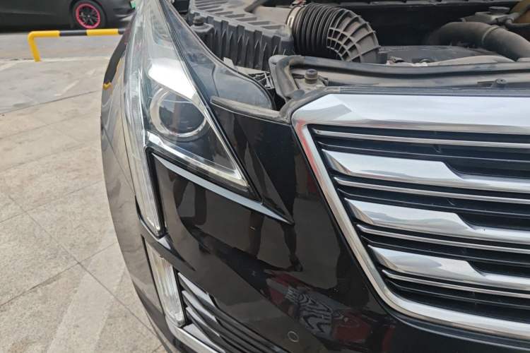 Used Cadillac XT5 2016 25T Luxury Model Right Front Headlight