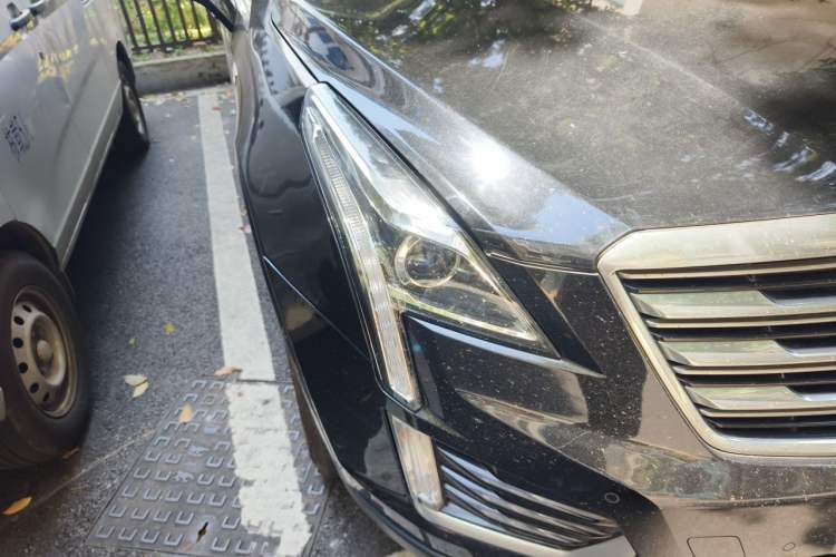 Used Cadillac XT5 2016 25T Luxury Model Right Front Headlight