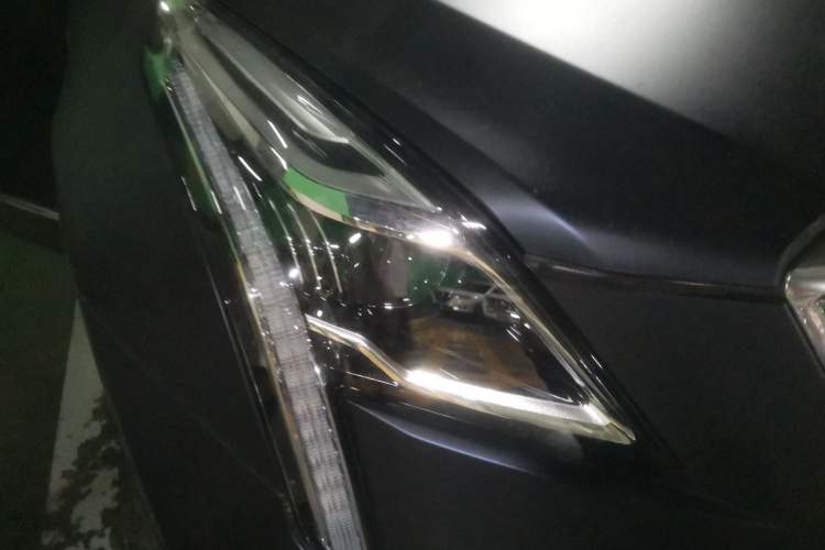 Used Cadillac XT5 2016 28T Four-Wheel-Drive Leading Model Right Front Headlight