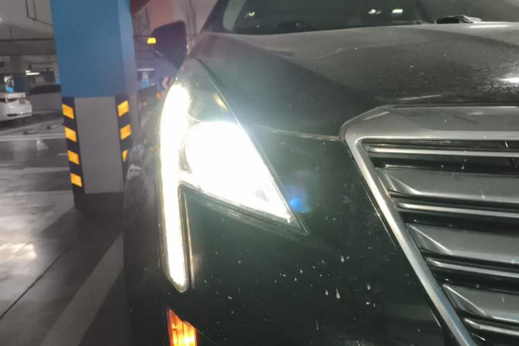 Used Cadillac XT5 2016 25T Luxury Model Right Front Headlight