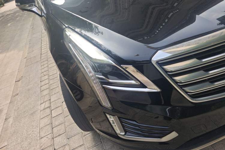 Used Cadillac XT5 2016 25T Luxury Model Right Front Headlight