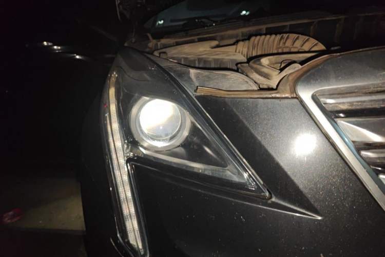 Used Cadillac XT5 2016 25T Luxury Model Right Front Headlight