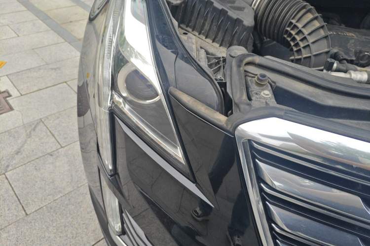 Used Cadillac XT5 2016 25T Luxury Model Right Front Headlight