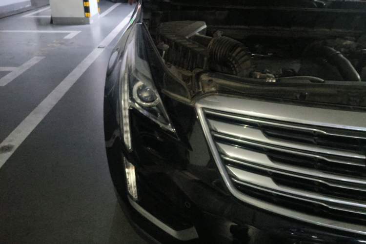 Used Cadillac XT5 2016 25T Luxury Model Right Front Headlight