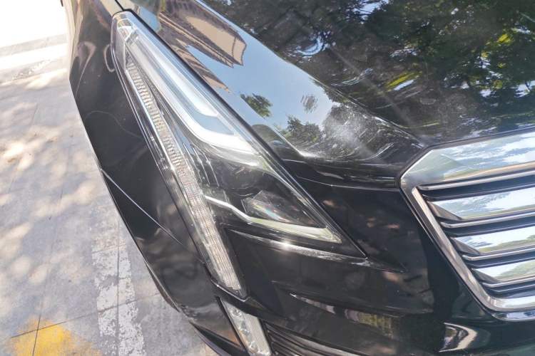 Used Cadillac XT5 2016 28T Four-Wheel Drive Luxury Model Right Front Headlight