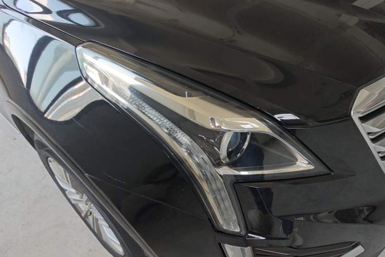 Used Cadillac XT5 2016 25T Luxury Model Right Front Headlight