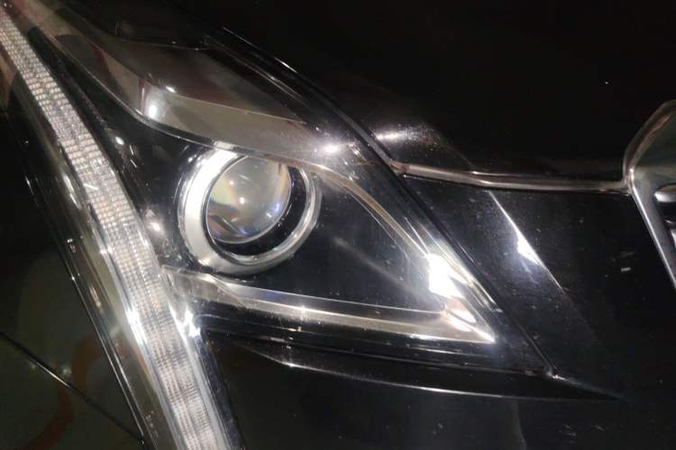 Used Cadillac XT5 2016 25T Luxury Model Right Front Headlight
