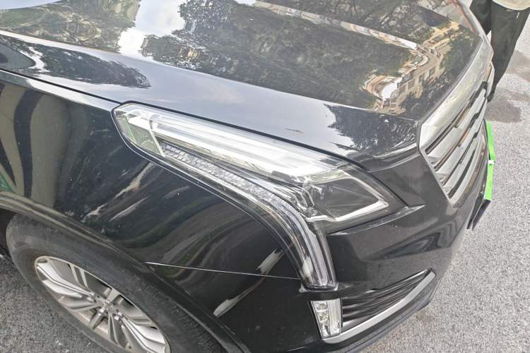 Used Cadillac XT5 2016 28T Four-Wheel Drive Luxury Model Right Front Headlight