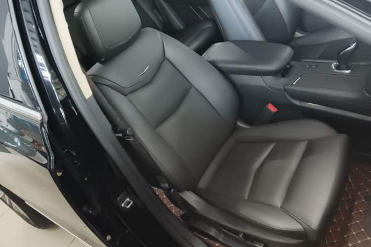Used Cadillac XT5 2016 25T Luxury Model Right Front Seat