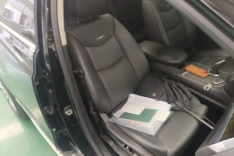 Used Cadillac XT5 2016 28T Four-Wheel Drive Luxury Model Right Front Seat