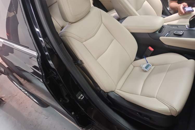 Used Cadillac XT5 2016 25T Tech Edition Right Front Seat
