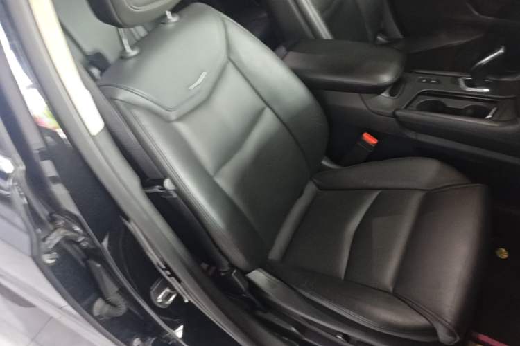 Used Cadillac XT5 2016 25T Luxury Model Right Front Seat