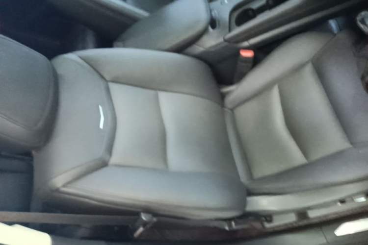 Used Cadillac XT5 2016 25T Luxury Model Right Front Seat