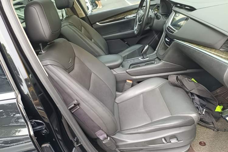 Used Cadillac XT5 2016 25T Luxury Model Right Front Seat