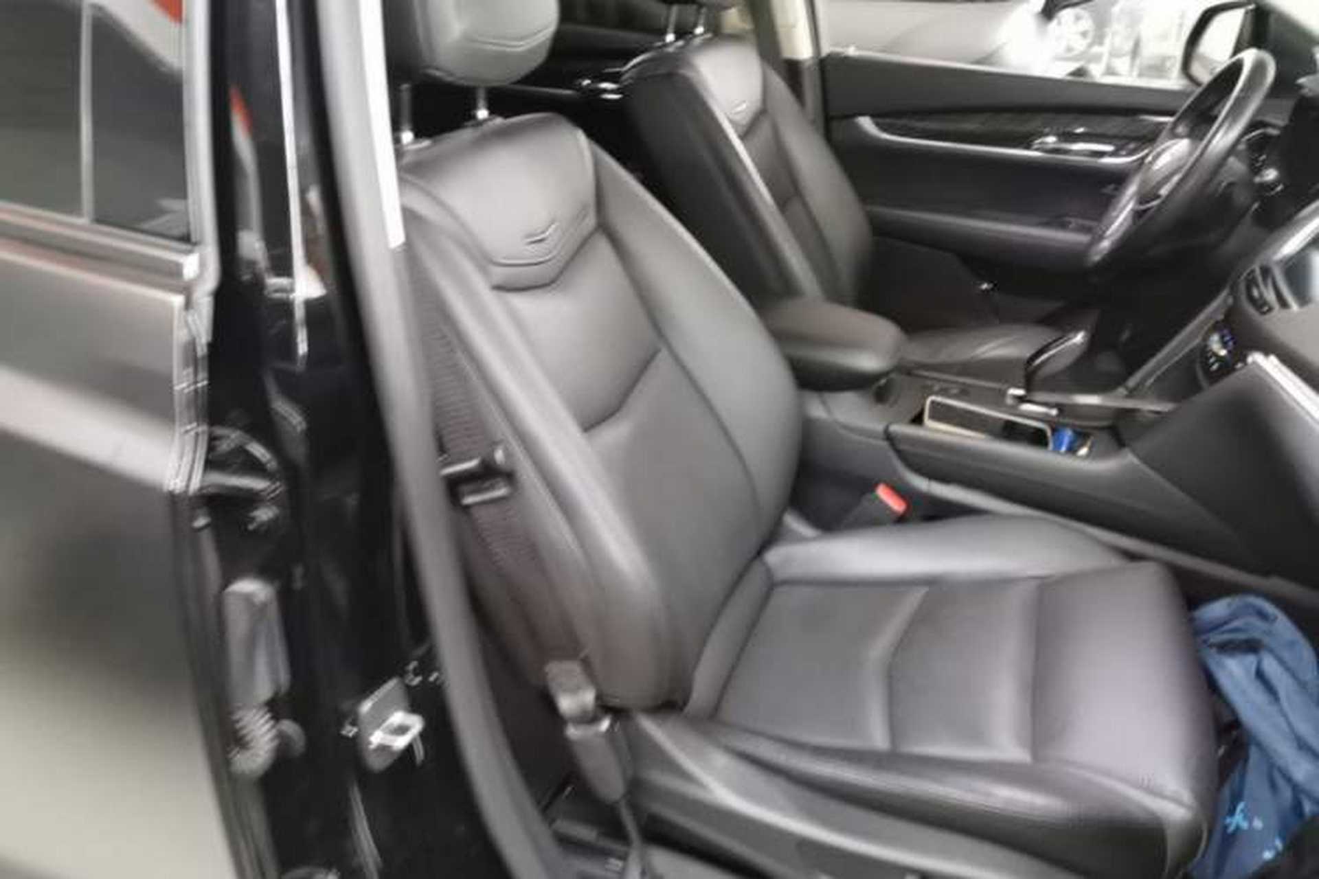 Used Cadillac XT5 2016 25T Luxury Model Right Front Seat