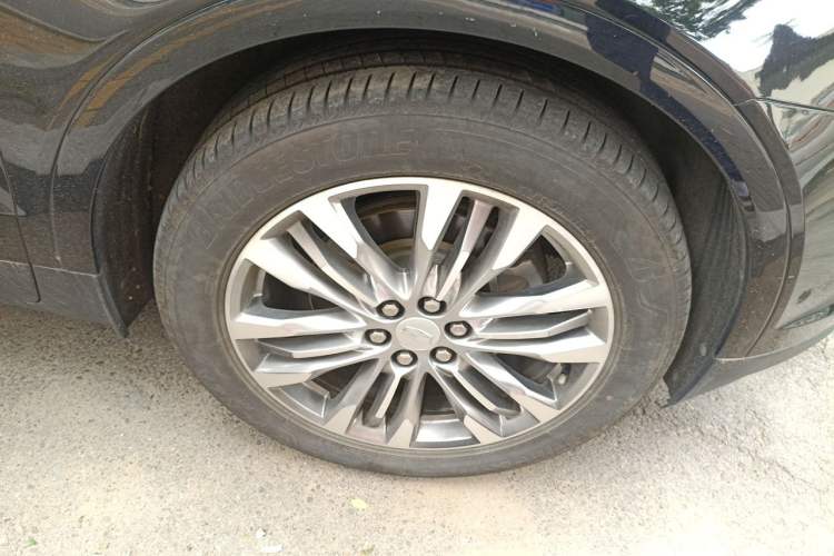 Used Cadillac XT5 2016 28T Four-Wheel-Drive Leading Model Right Front Wheel Hub