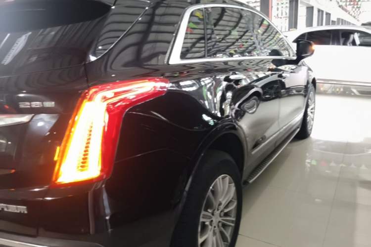 Used Cadillac XT5 2016 25T Luxury Model Right Rear Taillight