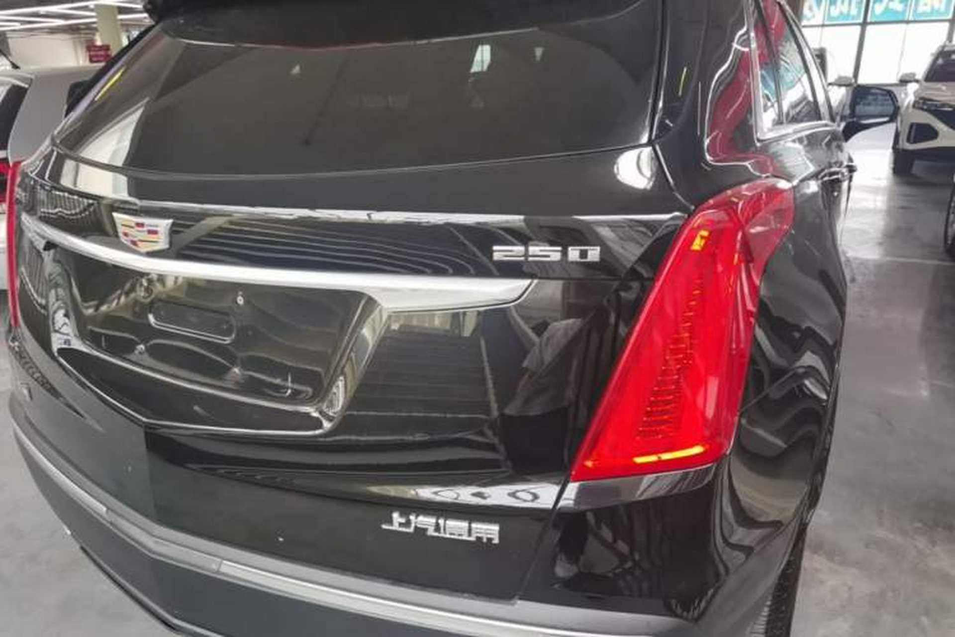 Used Cadillac XT5 2016 25T Tech Edition Right Rear Taillight