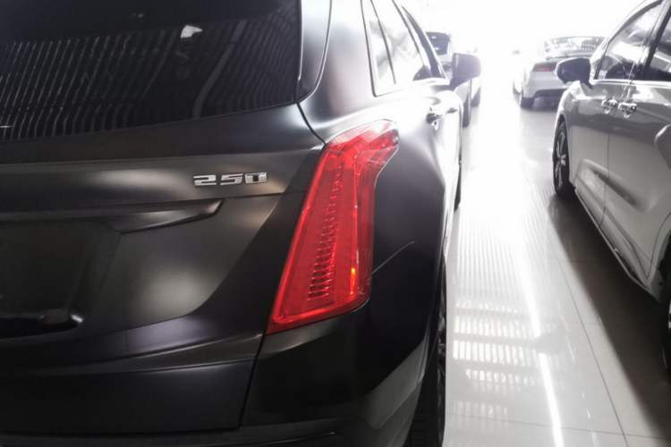 Used Cadillac XT5 2016 25T Luxury Model Right Rear Taillight
