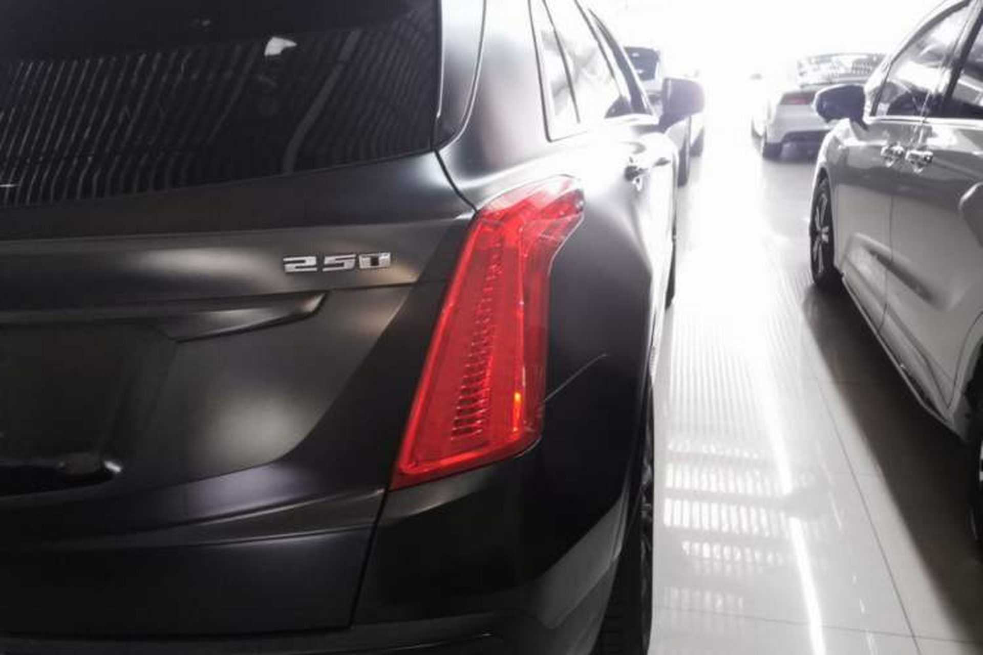 Used Cadillac XT5 2016 25T Luxury Model Right Rear Taillight