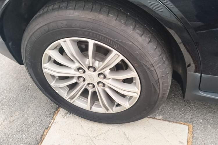 Used Cadillac XT5 2016 25T Luxury Model Right Rear Wheel Hub